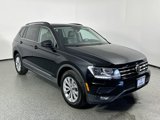 Used 2018 Volkswagen Tiguan SE w/ Panoramic Sunroof Package image 3