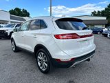 Used 2017 Lincoln MKC Select image 4