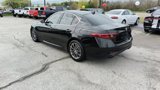 Used 2017 Alfa Romeo Giulia image 3