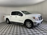 Used 2018 Nissan Titan SV w/ SV Convenience Package image 2