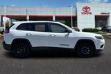 Used 2023 Jeep Cherokee Altitude Lux image 3