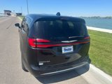 Used 2023 Chrysler Pacifica Touring-L image 5