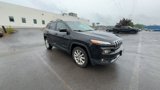 Used 2016 Jeep Cherokee Limited image 2