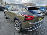 Used 2024 Chevrolet Trax LT w/ LT Convenience Package image 5