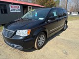 Used 2016 Chrysler Town & Country Touring image 2