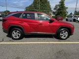 Used 2023 Hyundai Tucson SE image 2