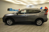 Used 2020 Nissan Rogue SV image 2