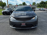 Used 2020 Chrysler Pacifica Touring w/ S Appearance Package image 4