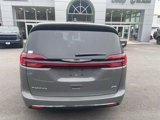 New 2025 Chrysler Pacifica Select image 5