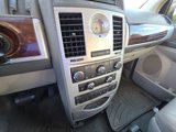 Used 2009 Chrysler Town & Country Touring image 6