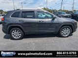 Used 2017 Jeep Cherokee Limited image 3