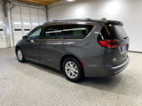 Used 2022 Chrysler Pacifica Touring-L image 2