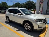 Used 2017 Nissan Rogue SV image 3