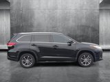 Used 2017 Toyota Highlander XLE image 4