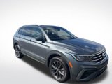Used 2022 Volkswagen Tiguan SE w/ Panoramic Sunroof Package image 3