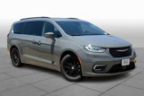 Certified 2022 Chrysler Pacifica Touring-L image 2