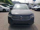 Used 2022 Volkswagen Tiguan SE w/ Panoramic Sunroof Package image 2