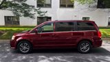 Used 2017 Dodge Grand Caravan SXT image 2