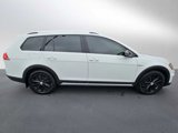 Used 2017 Volkswagen Golf Alltrack SE image 2