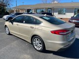 Used 2019 Ford Fusion SE image 4