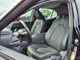 Used 2019 Toyota Camry SE image 4