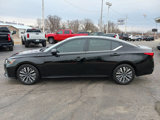 Used 2024 Nissan Altima 2.5 SV image 3