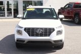 Used 2024 Hyundai Venue SEL image 2