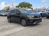 Used 2022 Volkswagen Taos SE image 2