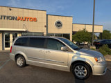 Used 2011 Chrysler Town & Country Touring image 4
