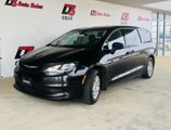 Used 2022 Chrysler Voyager LX image 2