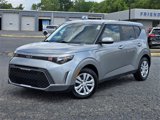 Used 2023 Kia Soul LX image 2