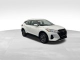Used 2022 Nissan Kicks SV image 2