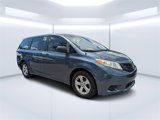 Used 2014 Toyota Sienna L image 2