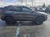 Used 2017 Jeep Cherokee Sport image 3