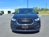 Used 2023 Chrysler Pacifica Touring-L image 2