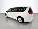 Used 2020 Chrysler Voyager L image 5