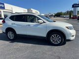 Used 2018 Nissan Rogue SV image 2