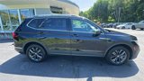 Used 2022 Volkswagen Tiguan SE w/ Panoramic Sunroof Package image 5