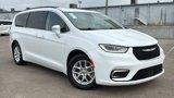 Used 2022 Chrysler Pacifica Touring-L image 2