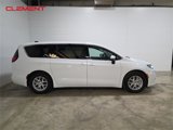 Used 2023 Chrysler Pacifica Touring-L image 5
