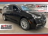 New 2025 Chrysler Pacifica Select image 2