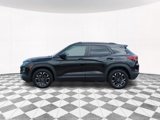 Used 2022 Chevrolet TrailBlazer LT image 2