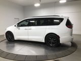 Used 2020 Chrysler Pacifica Touring-L Plus image 4