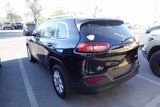 Used 2017 Jeep Cherokee Latitude image 4