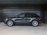 Certified 2022 Porsche Macan image 2