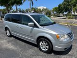 Used 2009 Chrysler Town & Country Touring w/ Family Value Group image 3