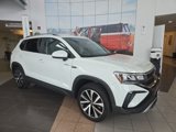 Certified 2024 Volkswagen Taos SE image 2