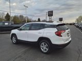 Used 2023 GMC Terrain SLE w/ Driver Convenience Package image 3