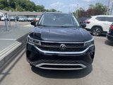 Used 2024 Volkswagen Taos SE w/ Panoramic Sunroof Package image 3
