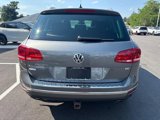 Used 2016 Volkswagen Touareg VR6 image 4